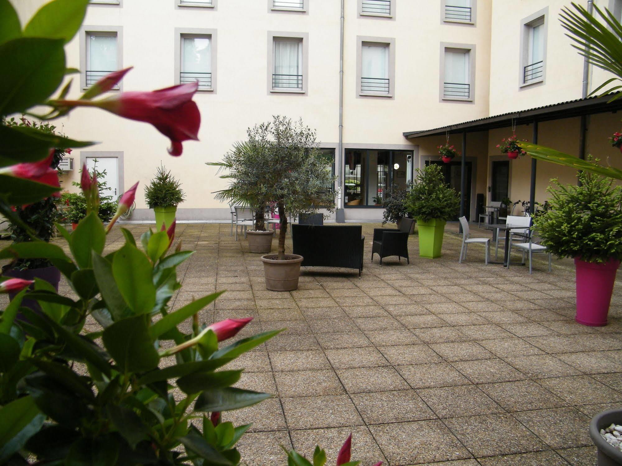 Ibis Lyon Sud Saint-louis 3*